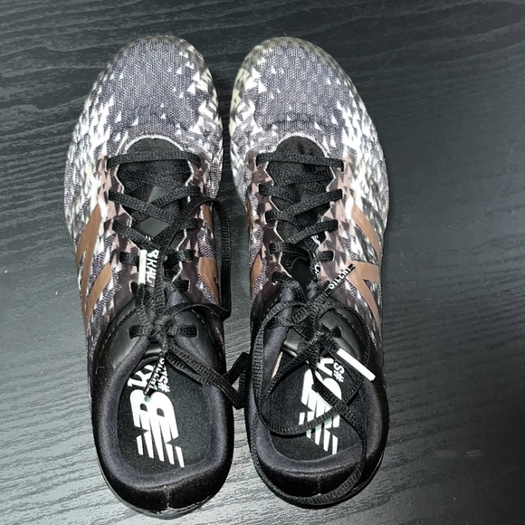 New Balance Athletic Shoe - Picture 2 of 3